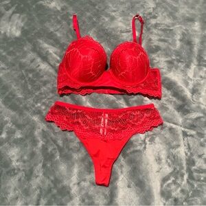 NWOT Vibrant Red Lace‎ Bra and Panty Set